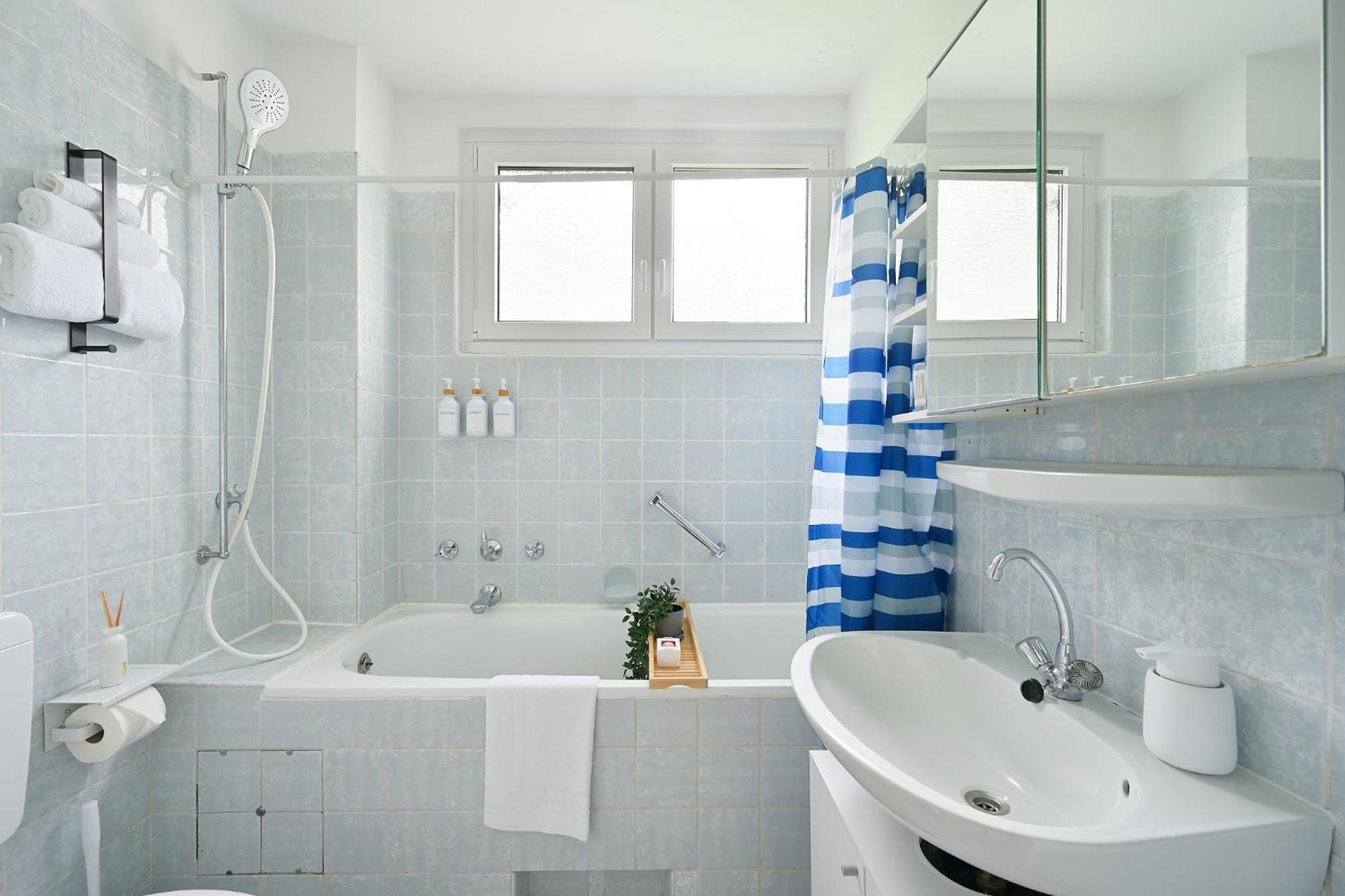 Beautiful And Stylish 1-Bedroom With Kitchen And King Size Bed Вупертал Екстериор снимка